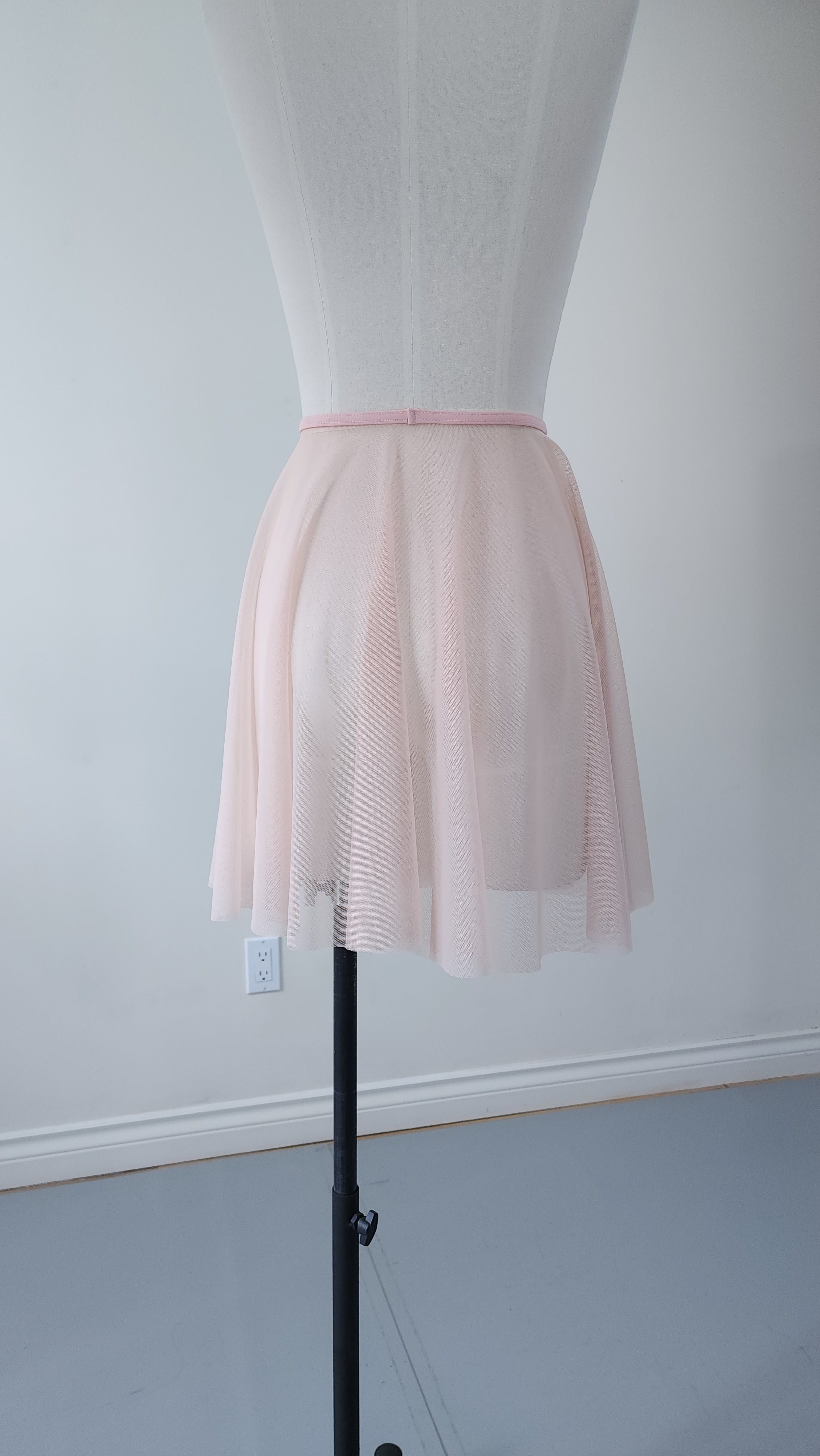13 英寸莎莉裙 - 浅粉色/裸色网布和淡粉色饰边（S/M）