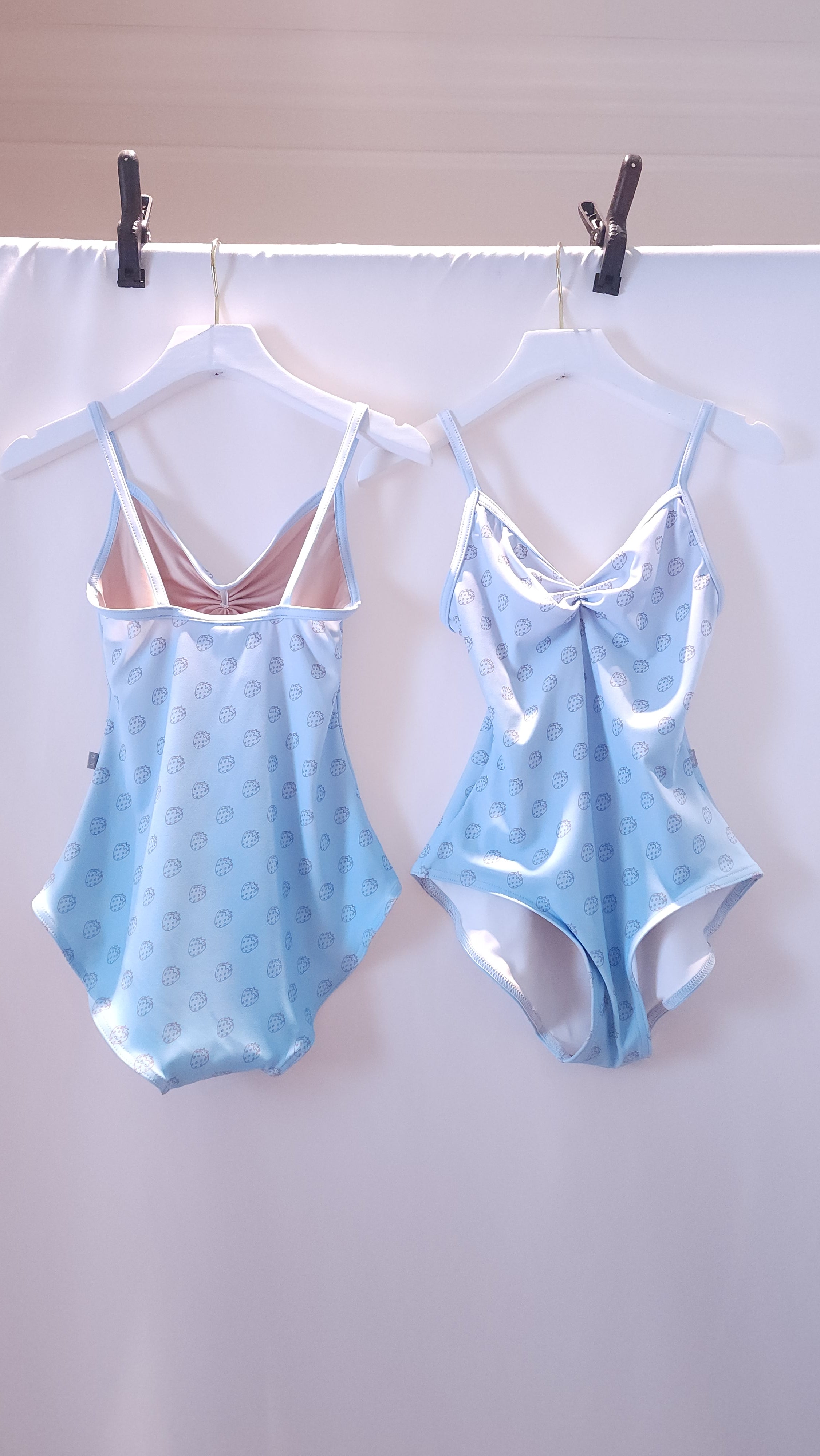 [PRE-ORDER] Strawberry Ombre Print Nina Pinch Leotard