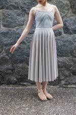 Load image into Gallery viewer, Lina 28&quot; Rehearsal Skirt - Light Grey
